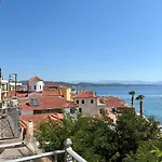 Retreat, Panoramic Sea View شقة