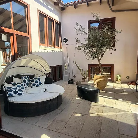 Retreat, Panoramic Sea View ギシオ