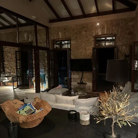 Retreat, Panoramic Sea View 아파트 기티오