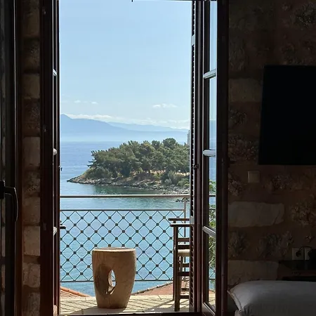 Retreat, Panoramic Sea View アパート *