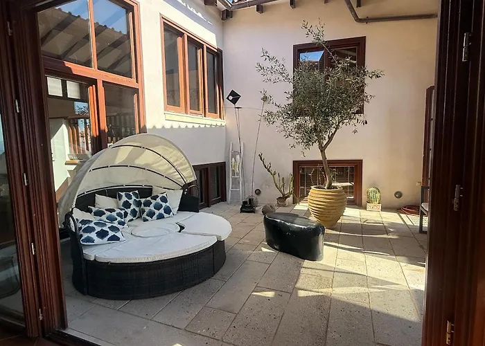 Retreat, Panoramic Sea View ギシオ