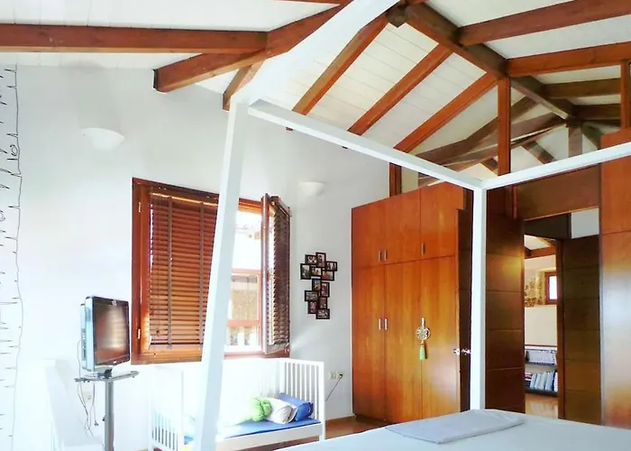 Retreat, Panoramic Sea View ギシオ